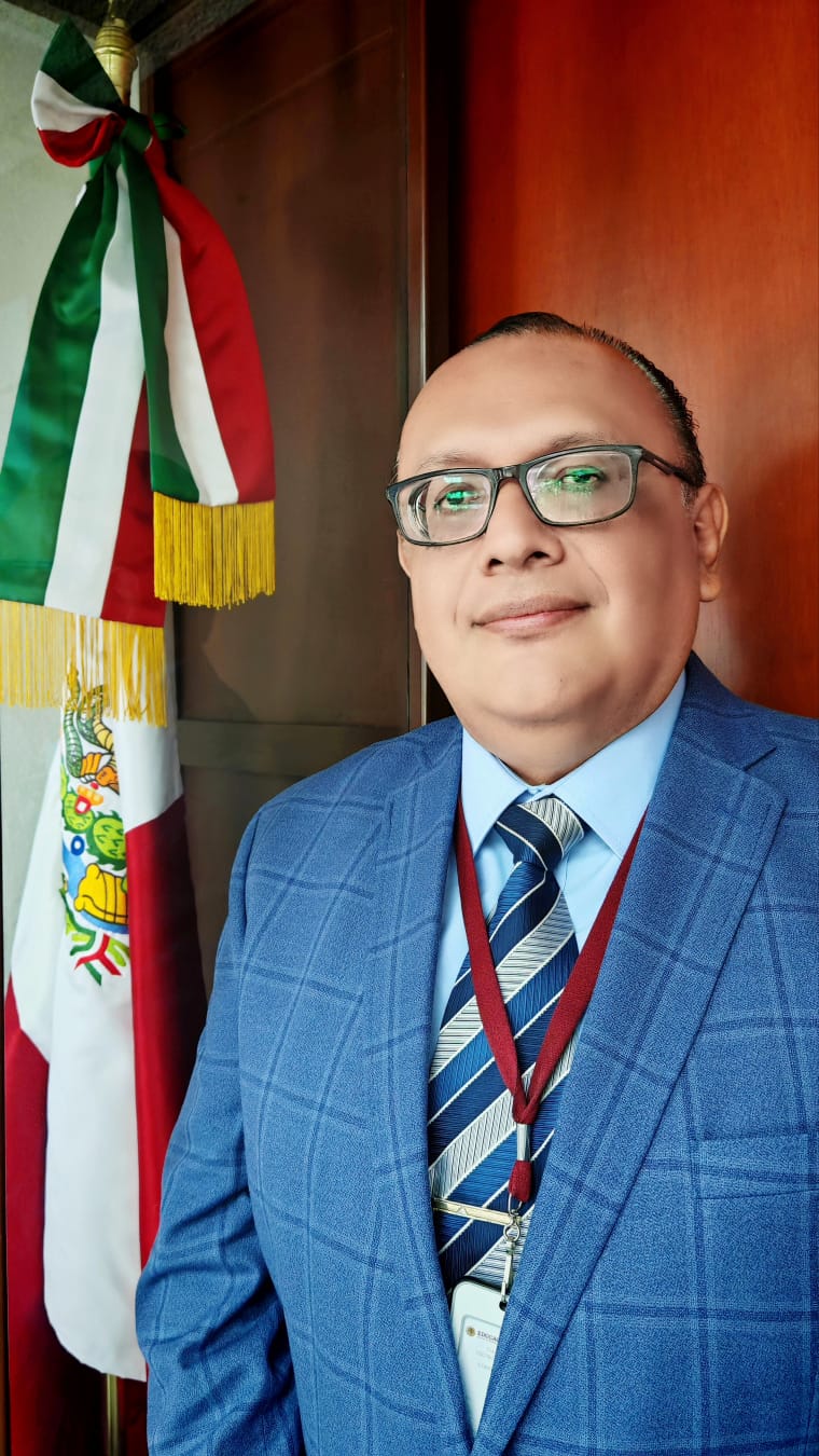 director del cecyt 4